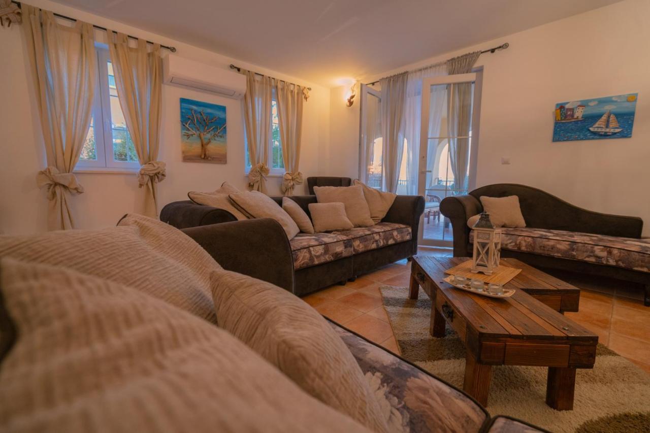 Villa Oasis Кострена Экстерьер фото